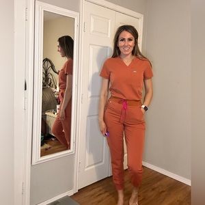 Figs Catarina One Pocket Top terracotta/orange XS